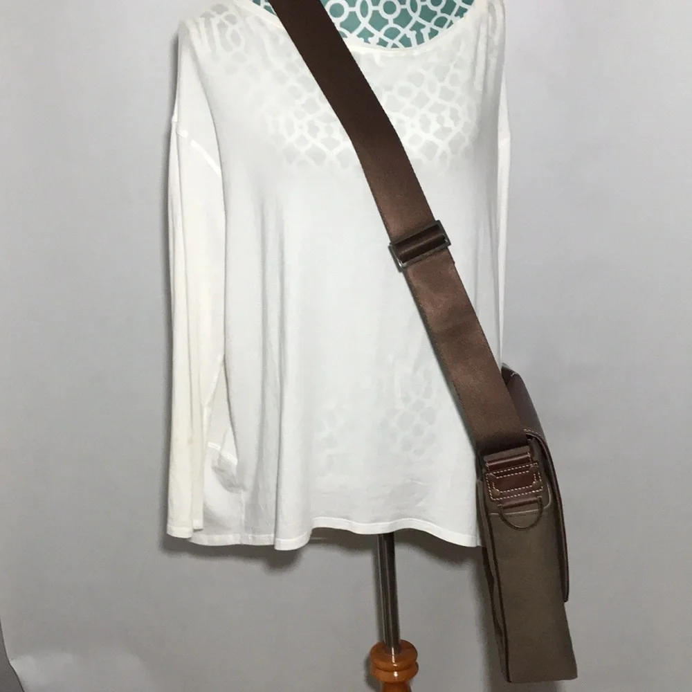 Boconi main sleeve color