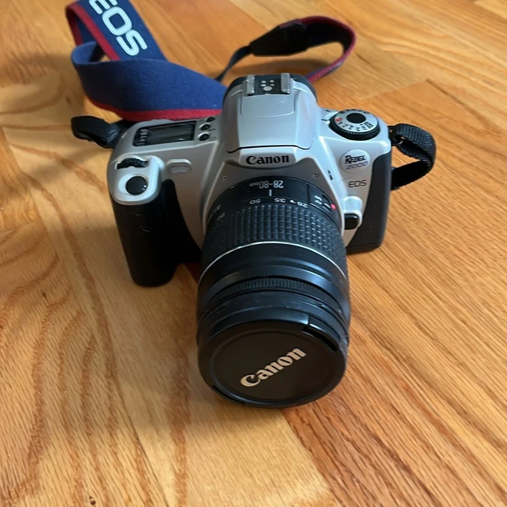 Canon rebel 2000 35mm camera