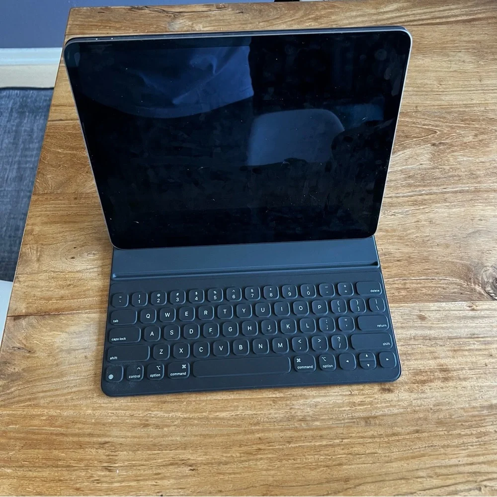 Apple smart keyboard
