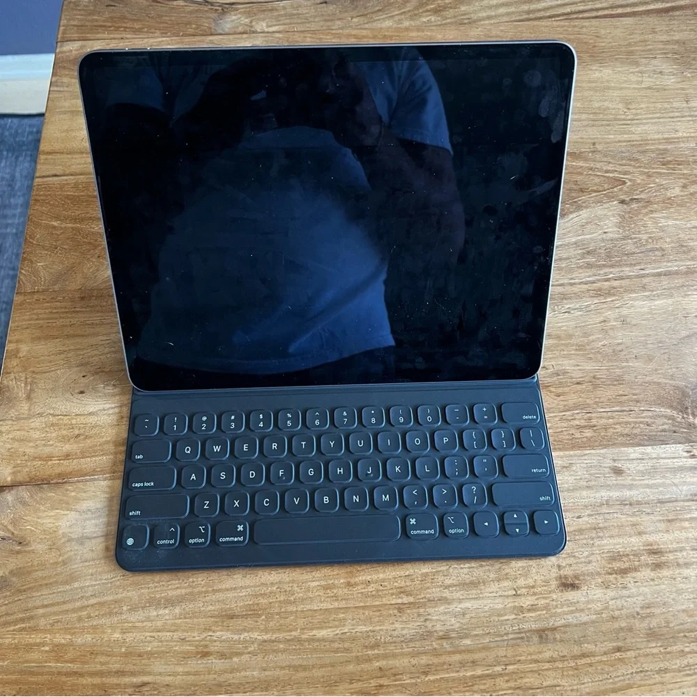 Apple smart keyboard