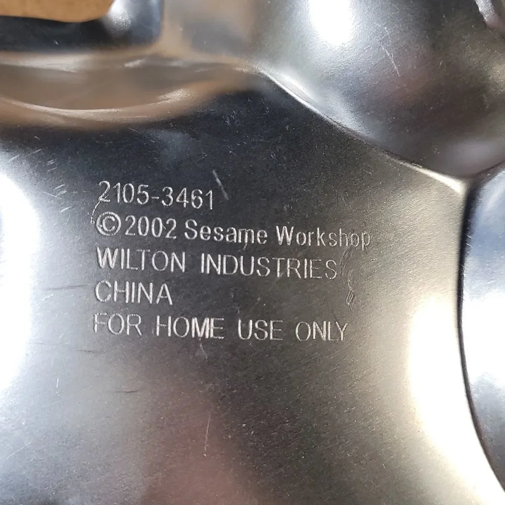 Wilton cake pan used