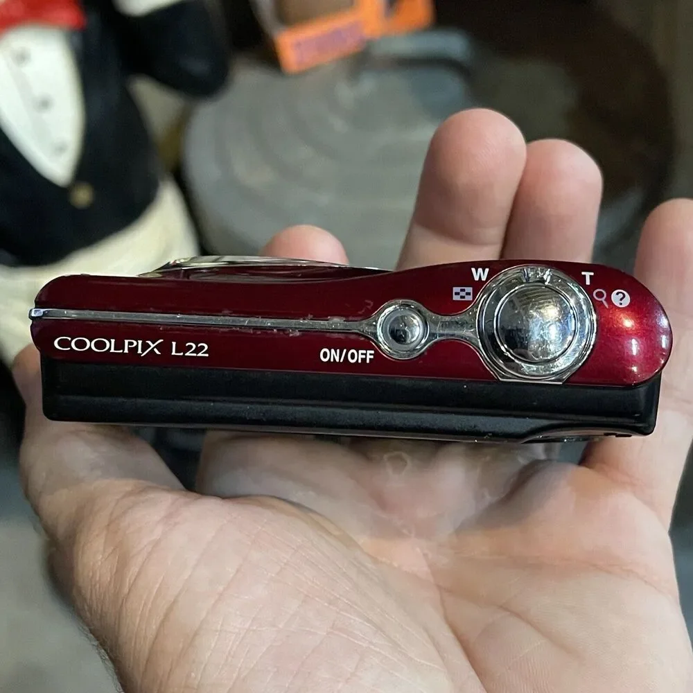 Nikon Coolpix L22 12MP 3.6x Optical Zoom Red Digital Camera For PARTS OR REPAIR