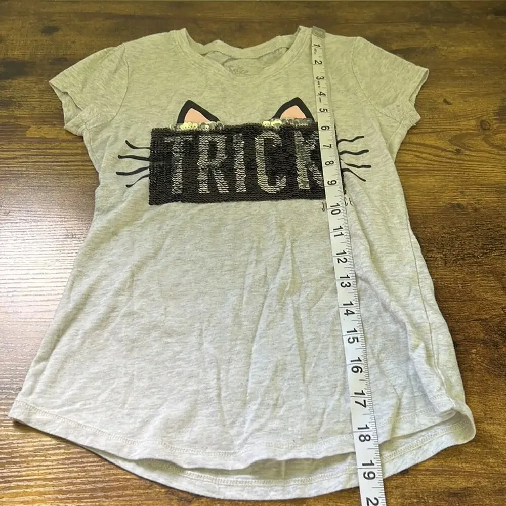 5 for $20 Justice Heathered Gray “Trick” Cat Short Sleeve Sequin Tee
