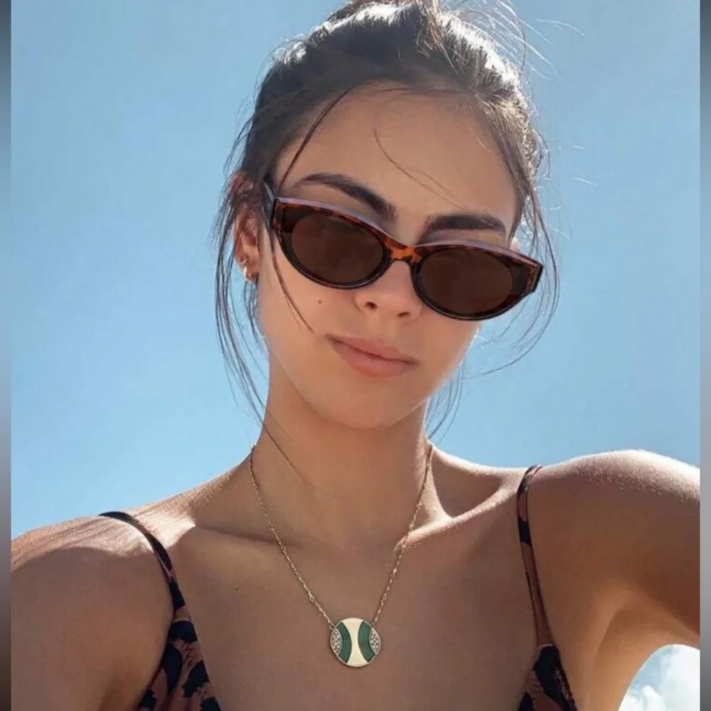 N/A trendy beach