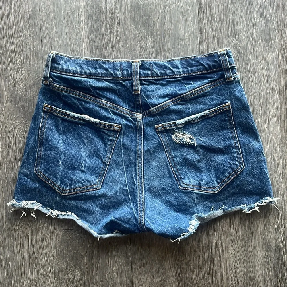 Abercrombie & Fitch size 27