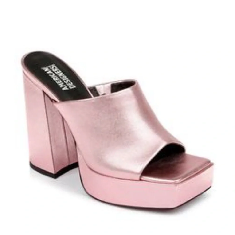 American Designers NIB Metallic Pink Lofty Platform Block Heel Slide Sandals