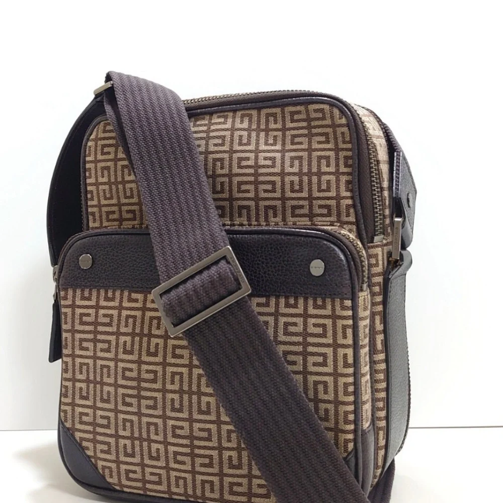 Givenchy excellent normal
