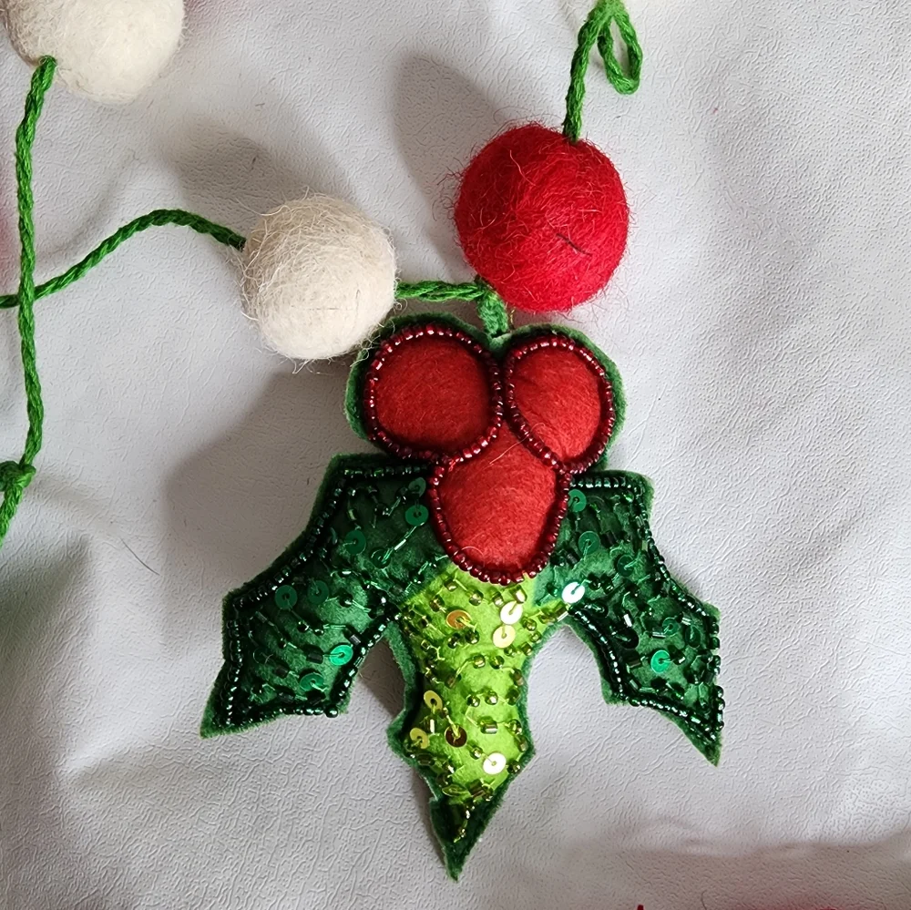 Christmas Garland 6 Foot Felted Red Green Holly Berry Leaves 72
