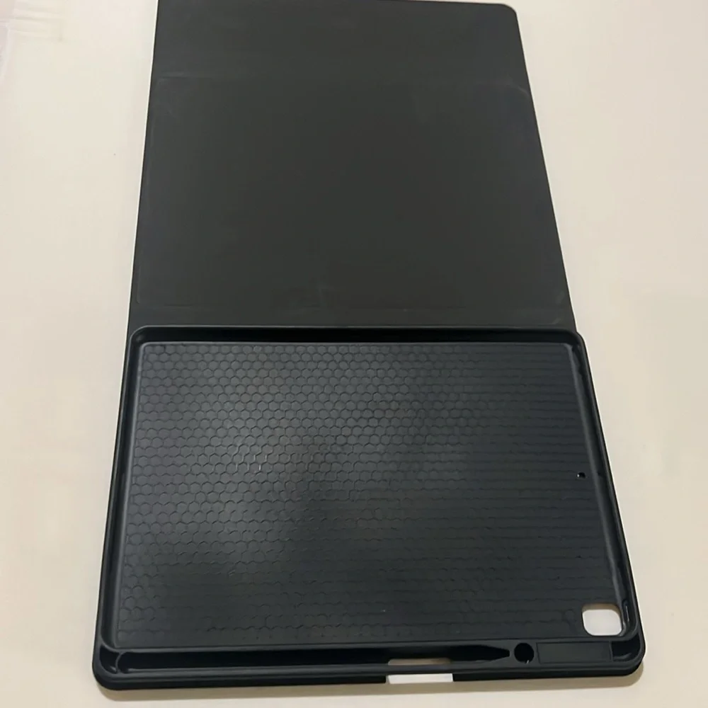 NWOT Wireless Keyboard case for Ipad