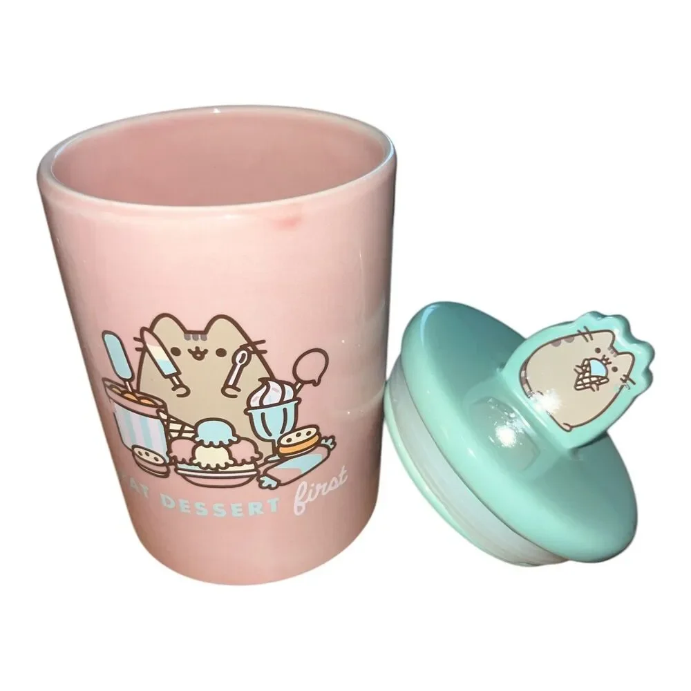 Pusheen just looking indulge