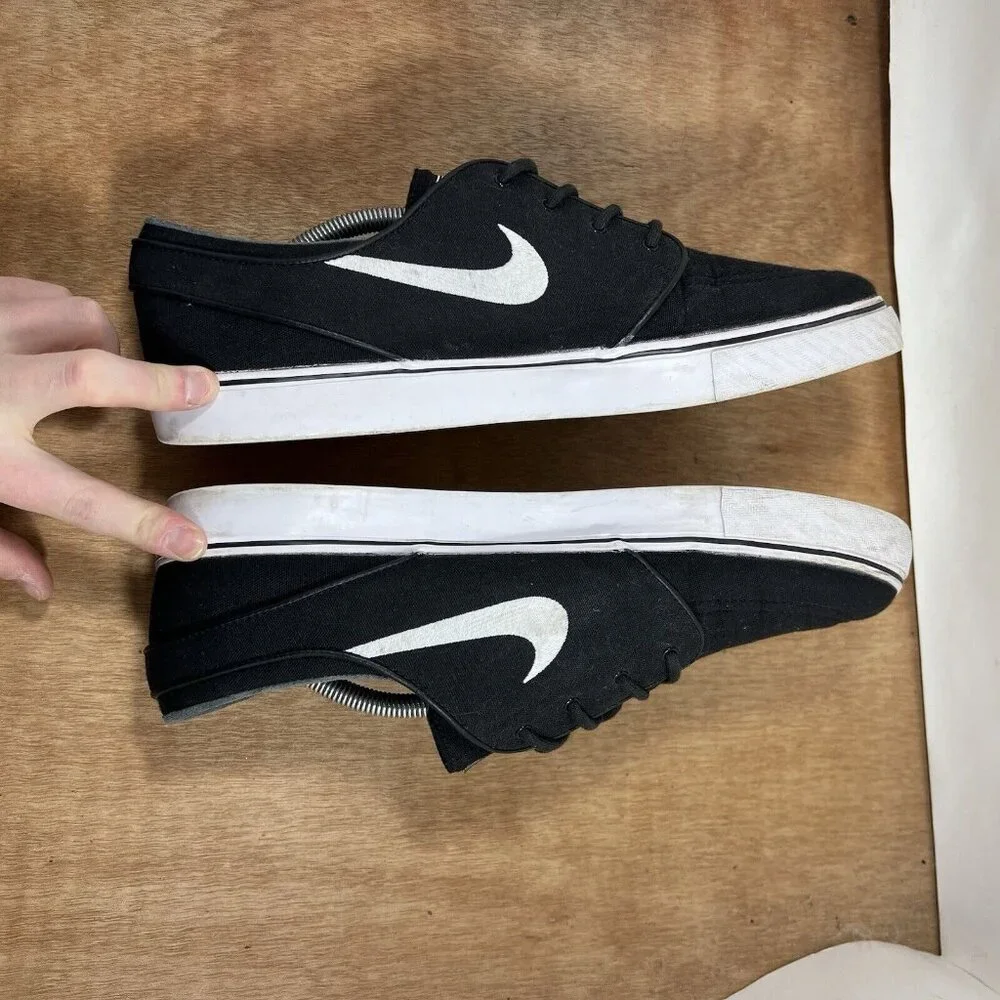 Nike please review