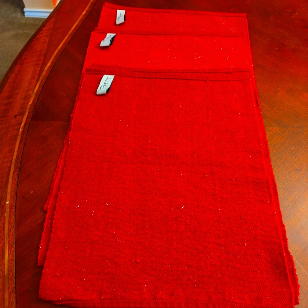 Nicole Miller  placemats set of 4 (Two 13