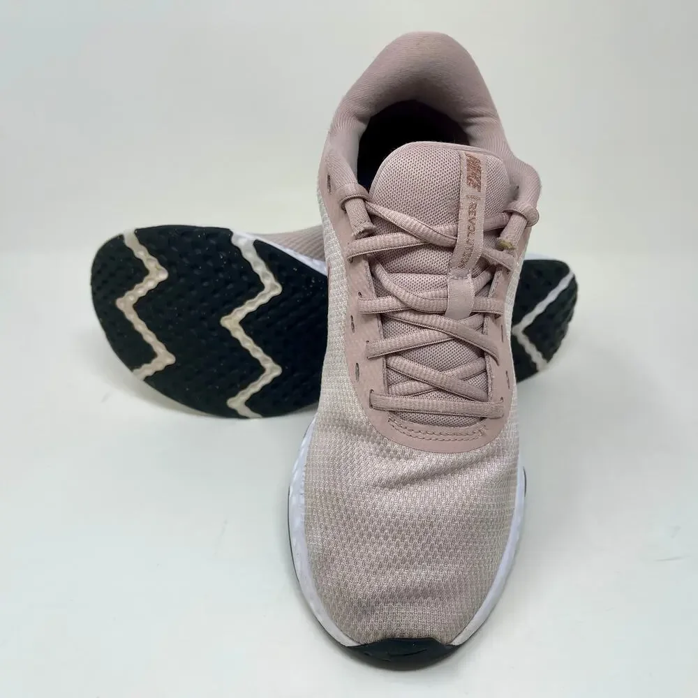 Nike revolution run