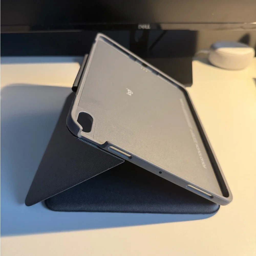 Logitech - Folio Touch Keyboard Folio for iPad Air 11
