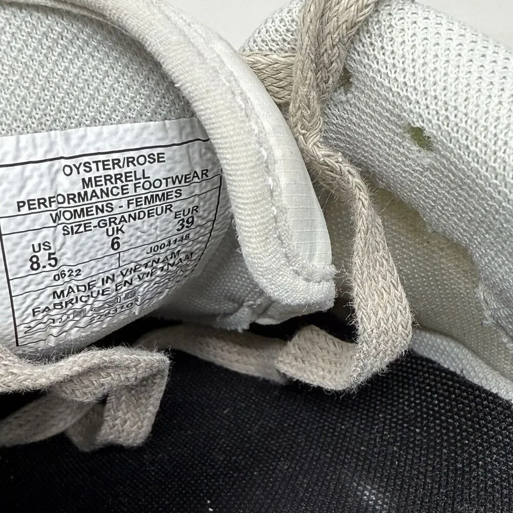 Merrell please wear description
