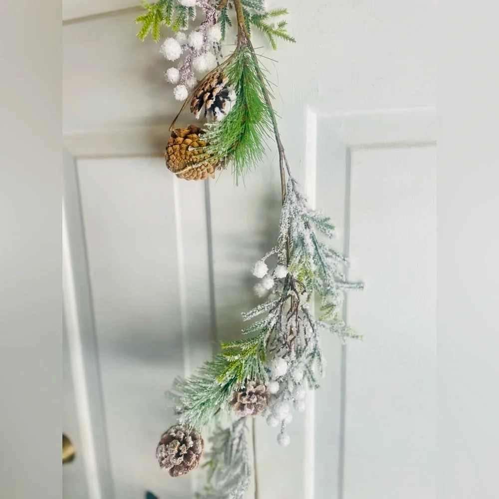 *Flocked Berry Pine Garland
