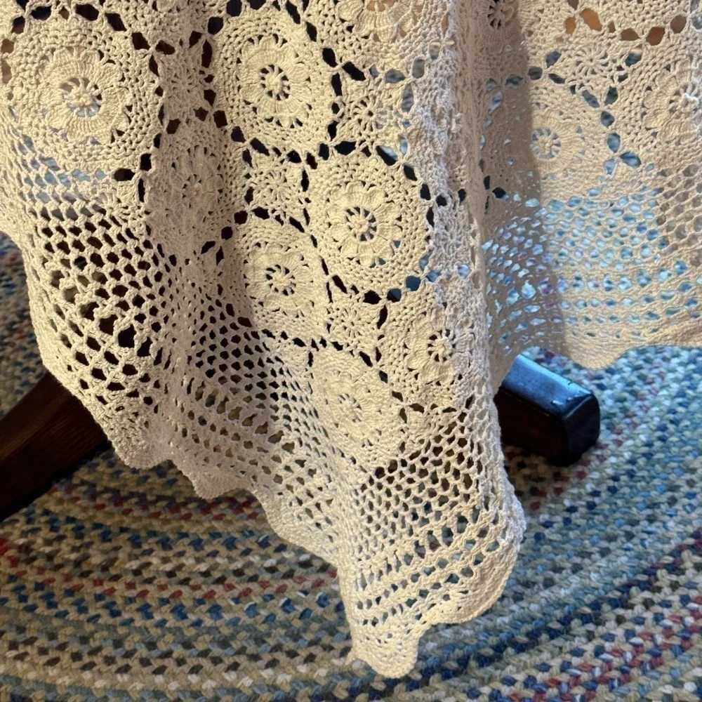 HAND CROCHETED rectangle~antique white~hand