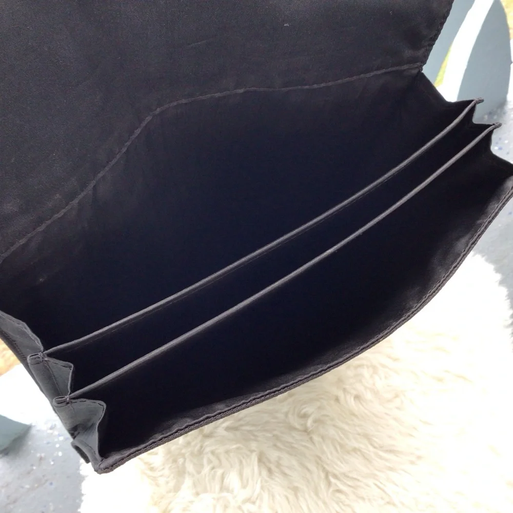 Tumi great grab