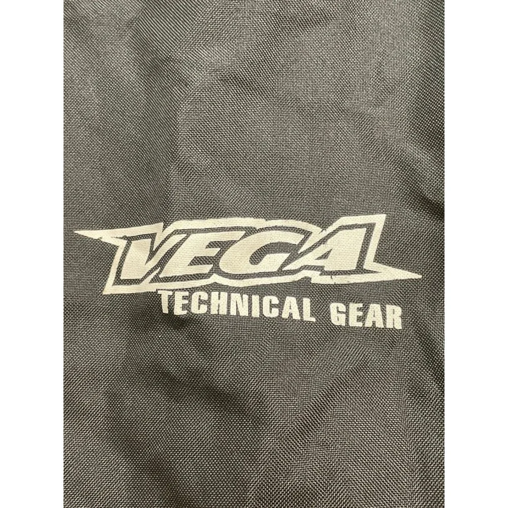 Vega technical gear