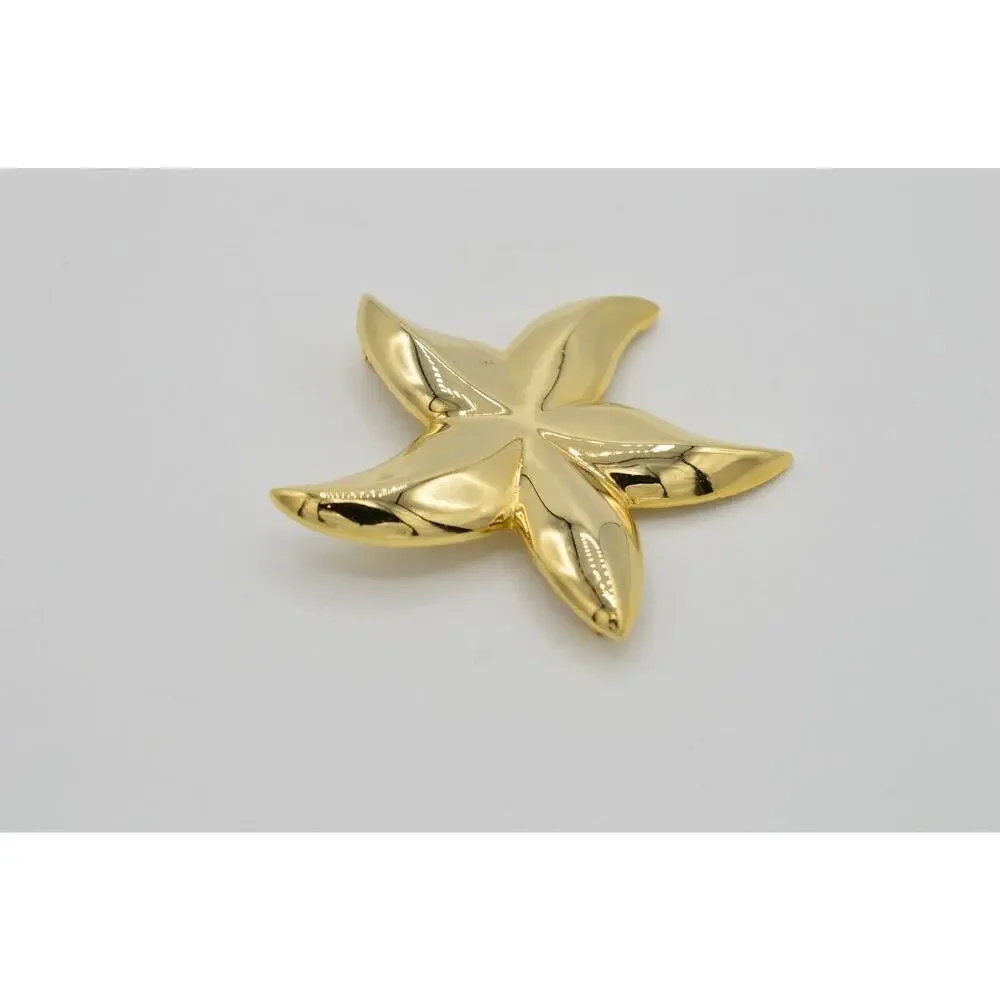 Unbranded metal has