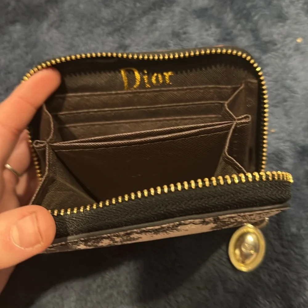 Dior perfect size