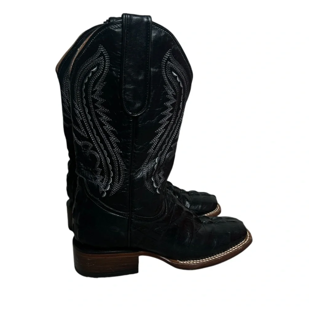 Tanner Mark features caiman