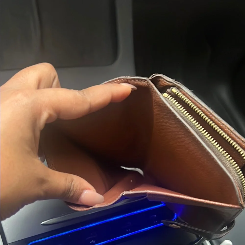 Louis Vuitton wallet closure