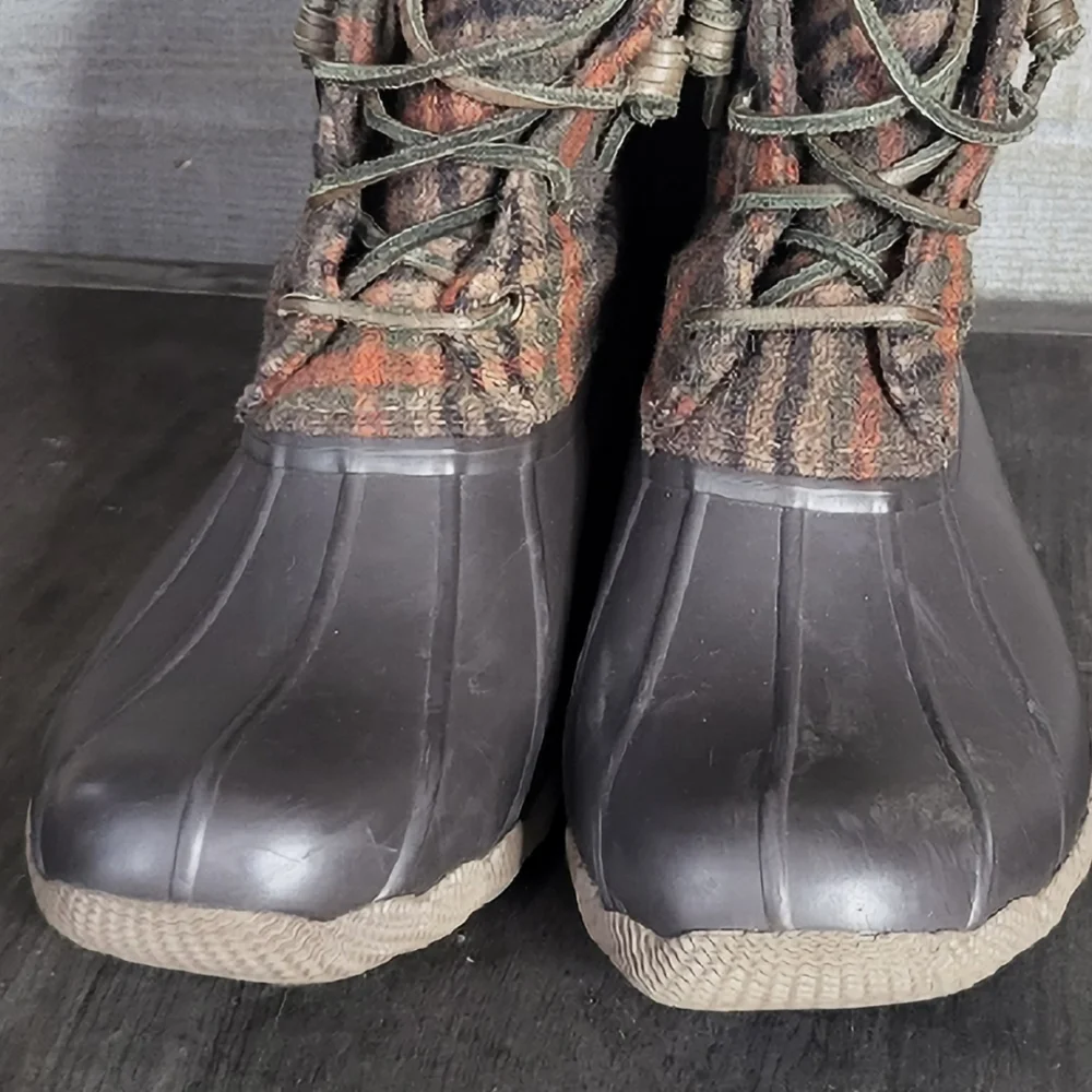 Sperry all season
