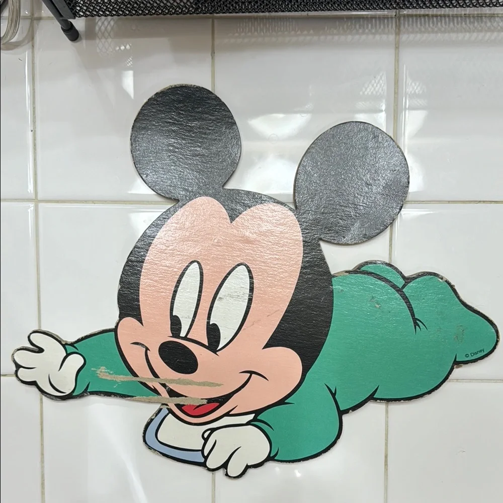 Mickey charming minnie