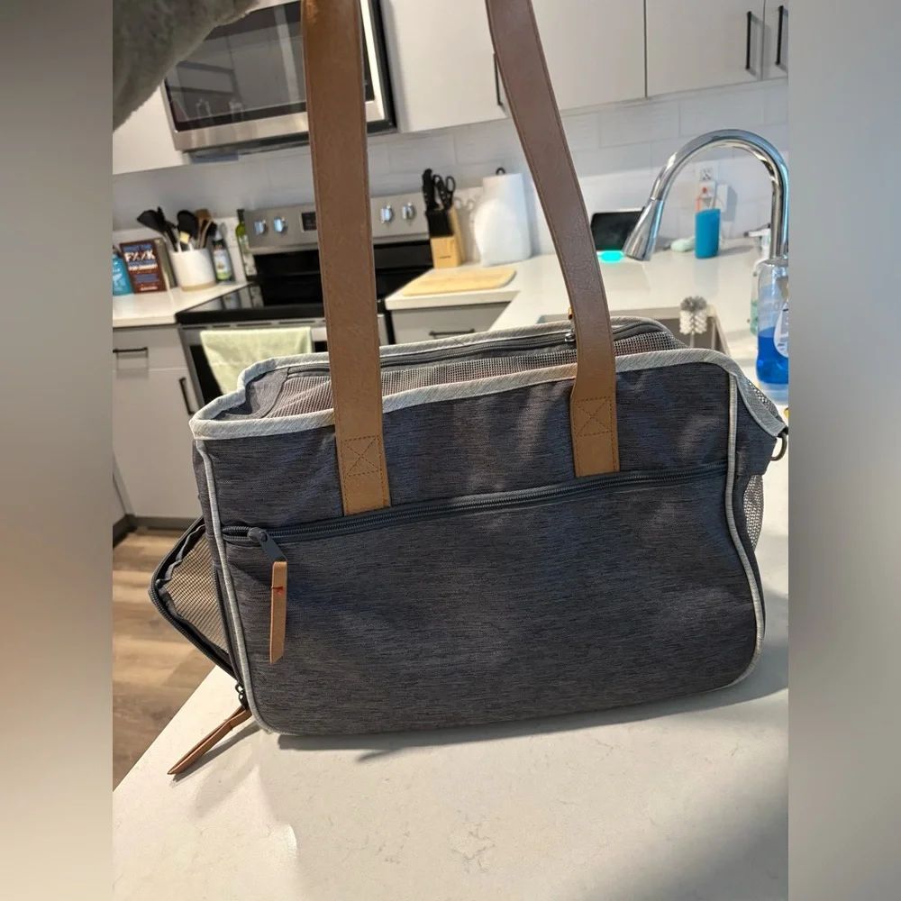 N/A pet purse