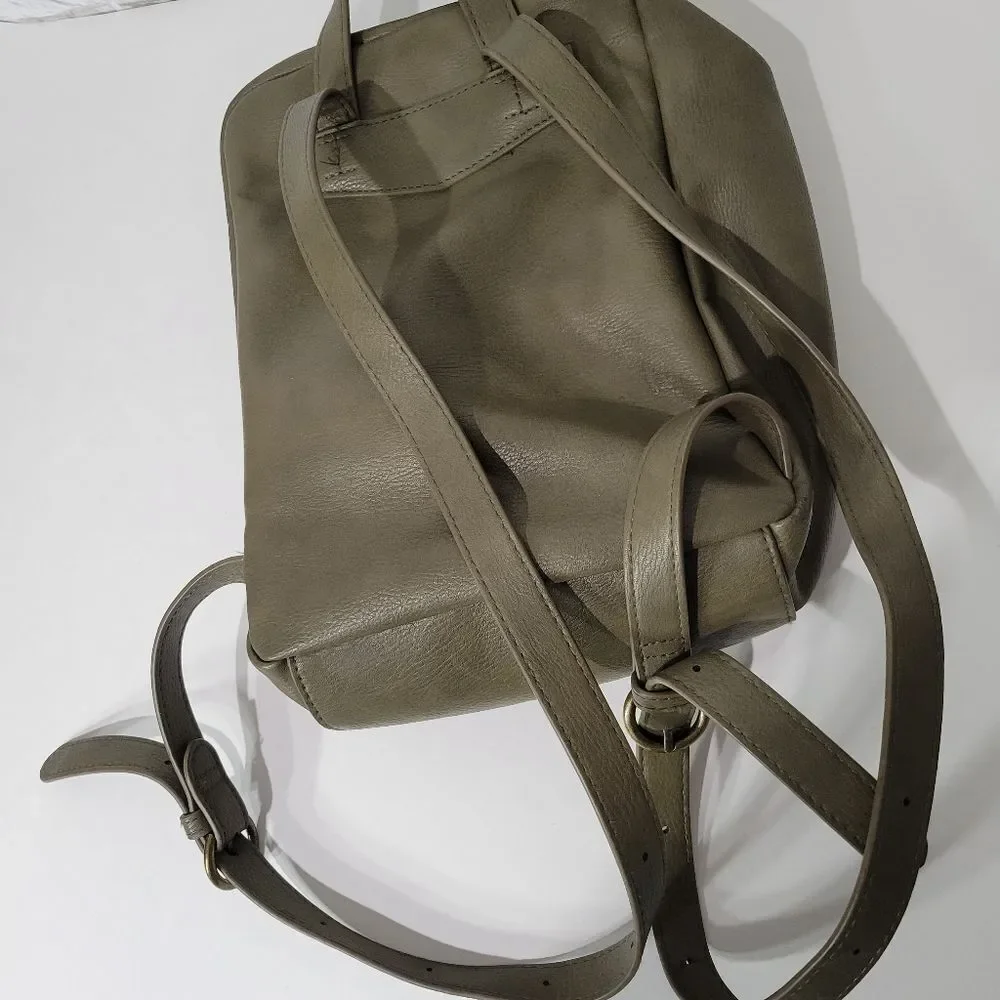 Universal Thread mini backpack