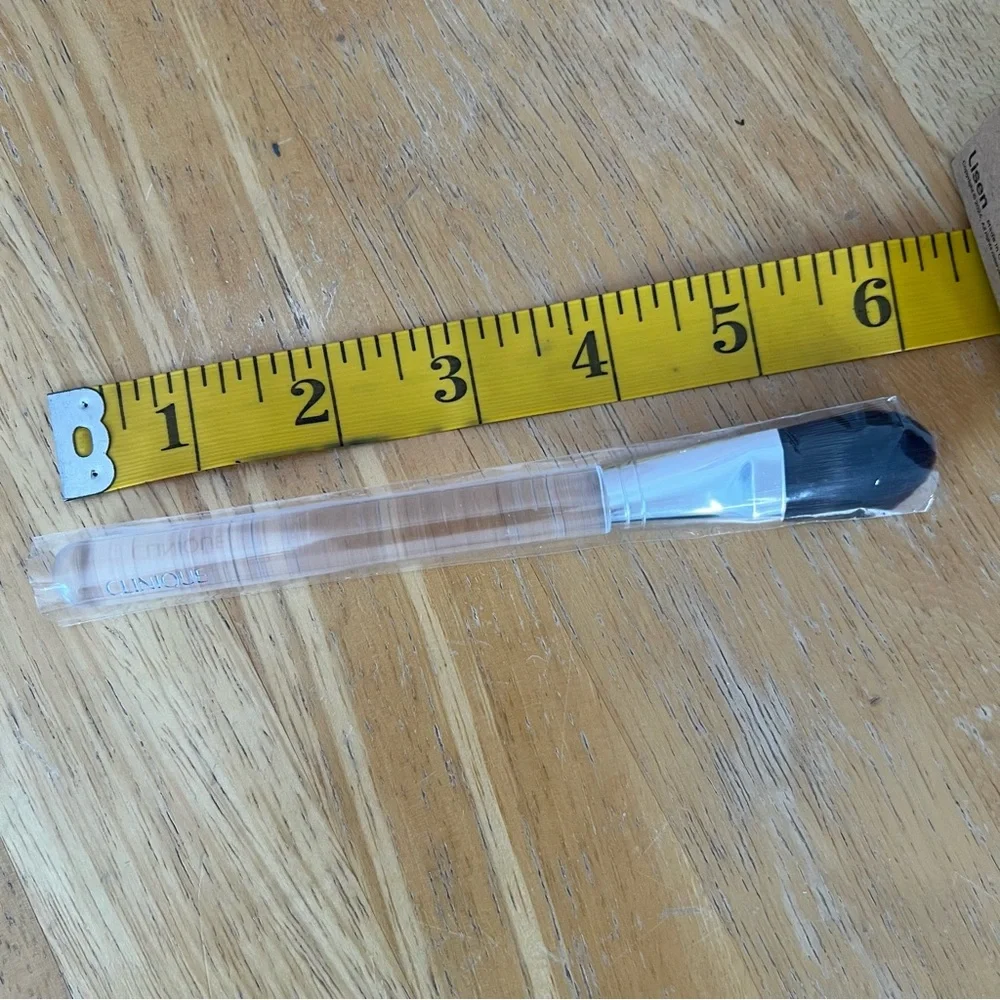 Clinique foundation brush