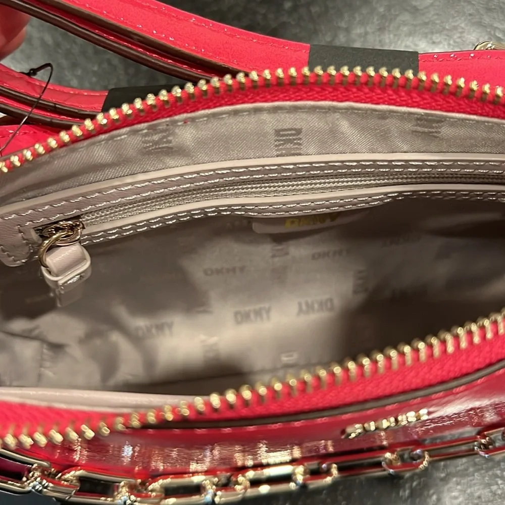 Dkny elevate 5” zip