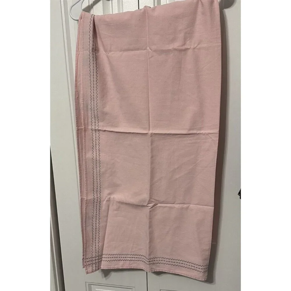 N/A vintage tablecloth