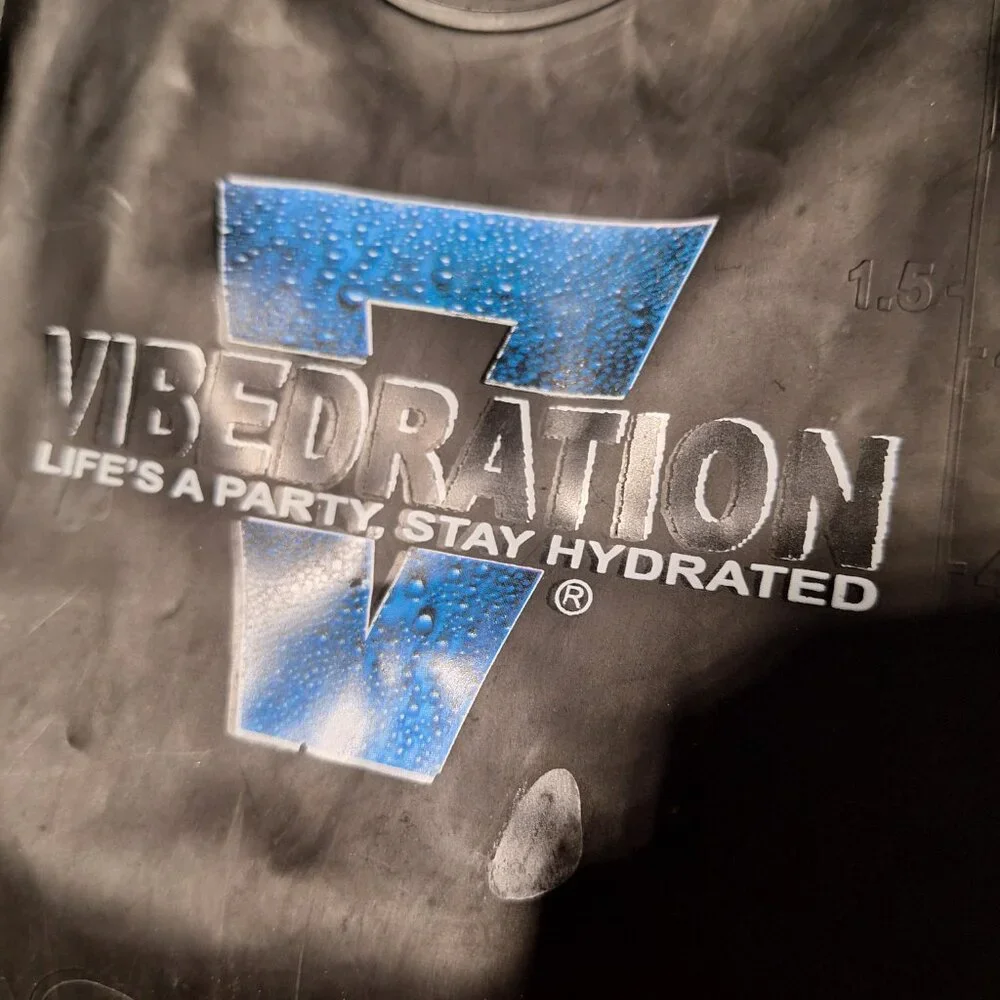 Vibedration hydration bladder