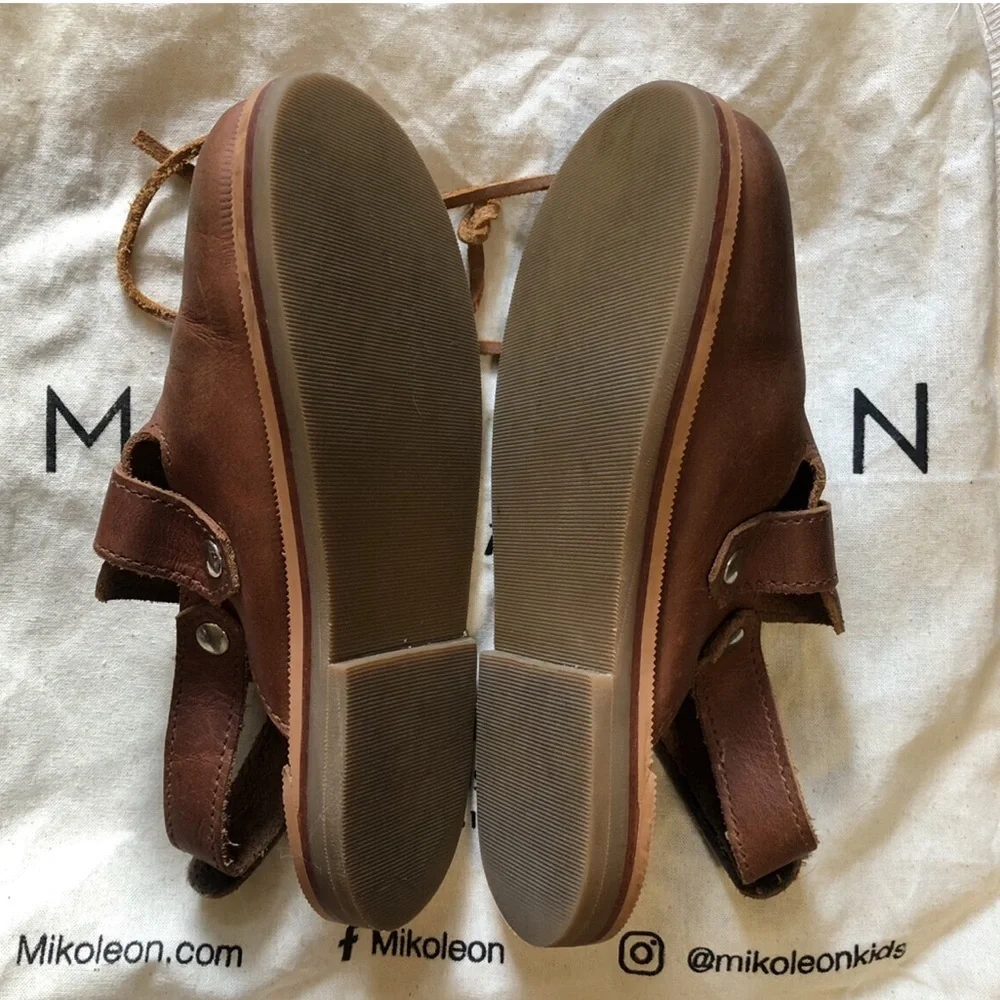 Mikoleon explorer sandals