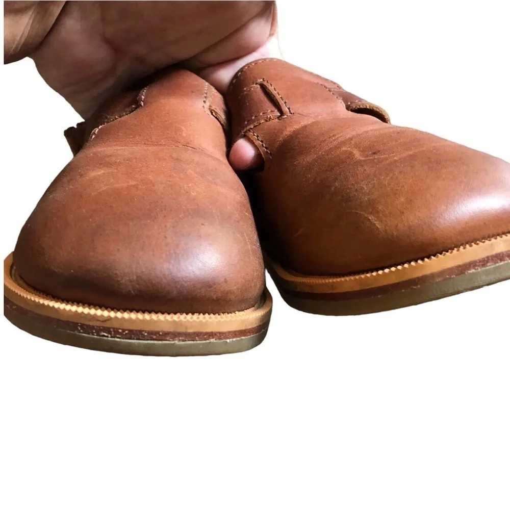 Mikoleon explorer sandals