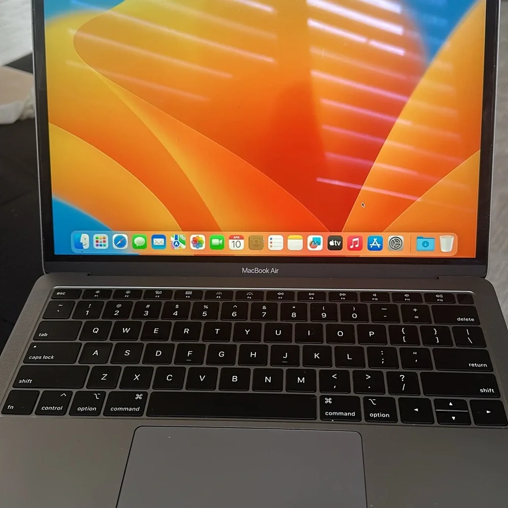 Apple experience sleek