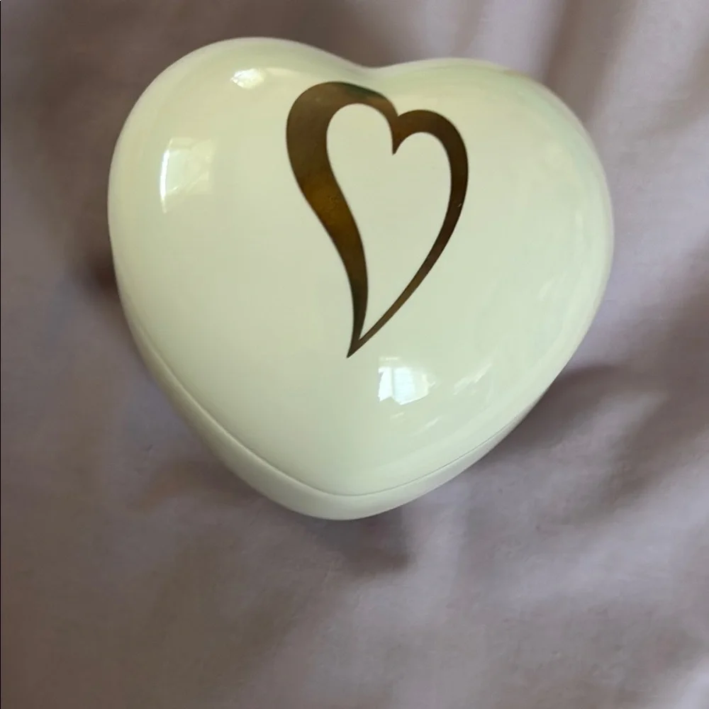 N/A charming heart