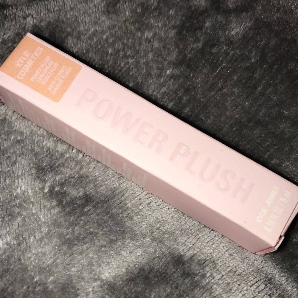 KYLIE COSMETICS 3C POWER PLUSH LONG WEAR CONCEALER
