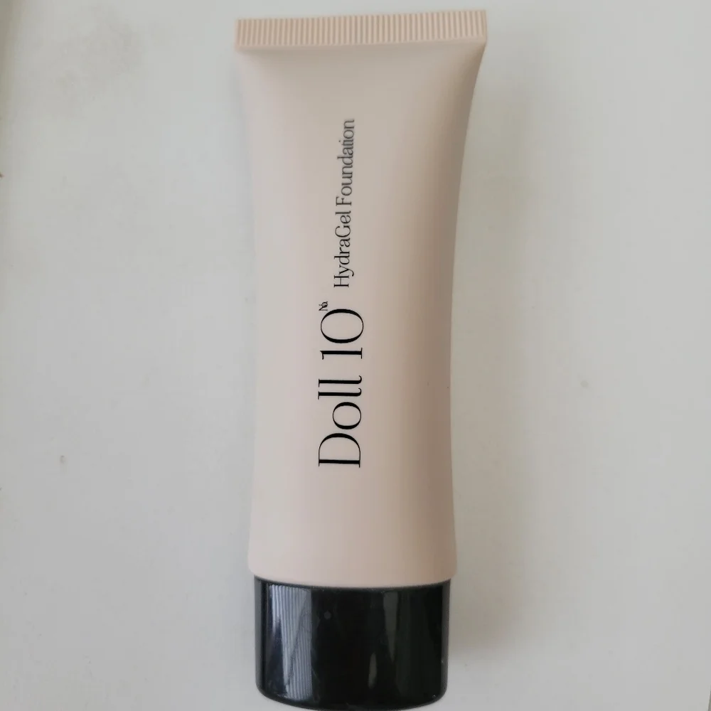 DOLL 10 Hydragel Foundation Medium NEW