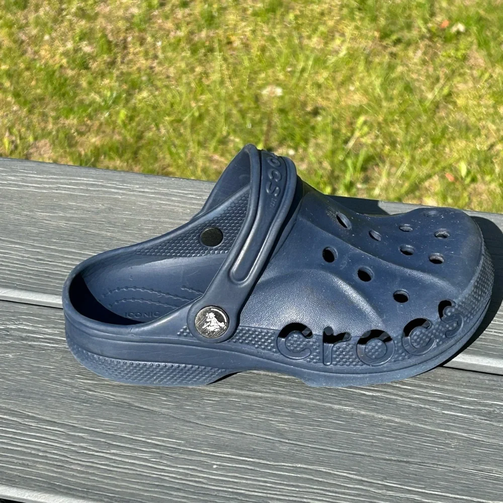 Crocs Kids Classic Slip On Shoe Sandle Clog - Navy Blue Size J1 Some Toe Wear