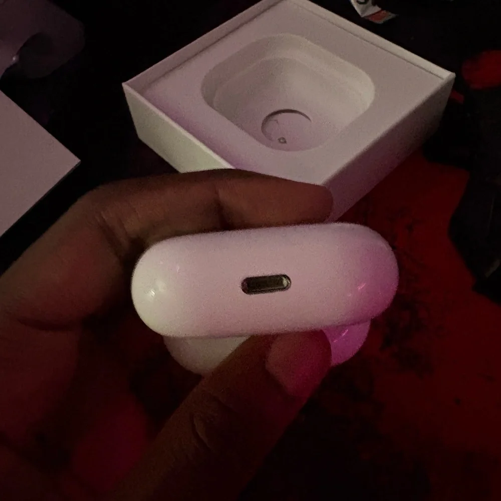 Apple wireless earbuds
