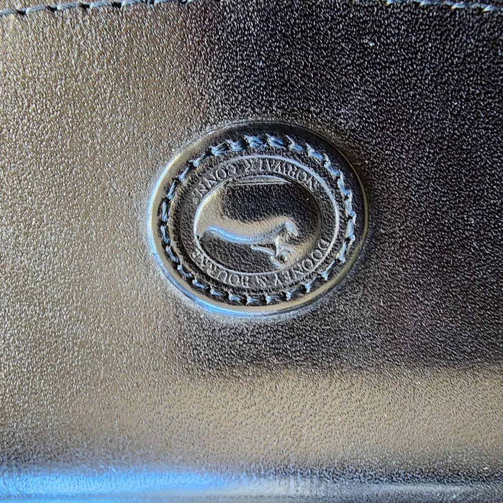 Dooney & Bourke smooth black