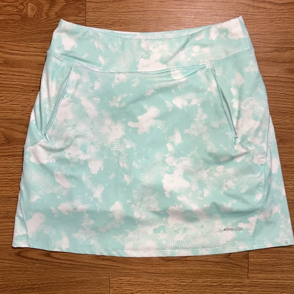 Annika innovative shorts