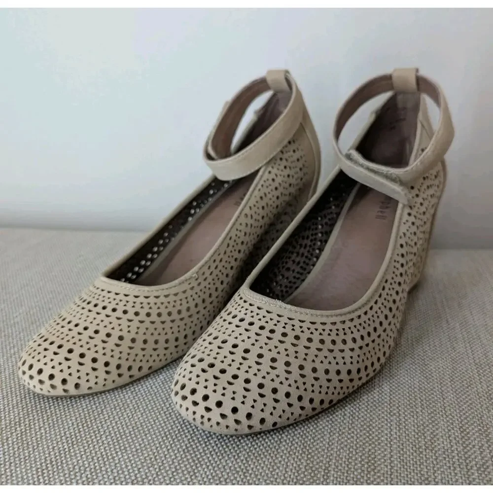 Jeffrey Campbell Cirque Size 9M Beige Cut Out Wedge Heel Leather Ankle Strap
