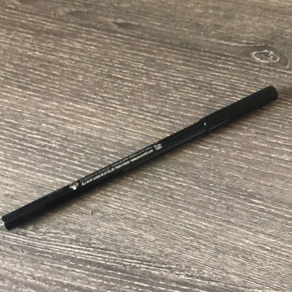 ❤️$12 NWT Pur On Point Eyeliner Black .4g / .014oz