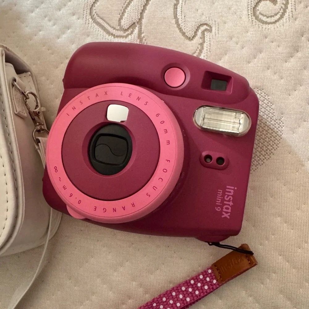 Fujifilm Instax Mini 9 Instant Camera - Pink