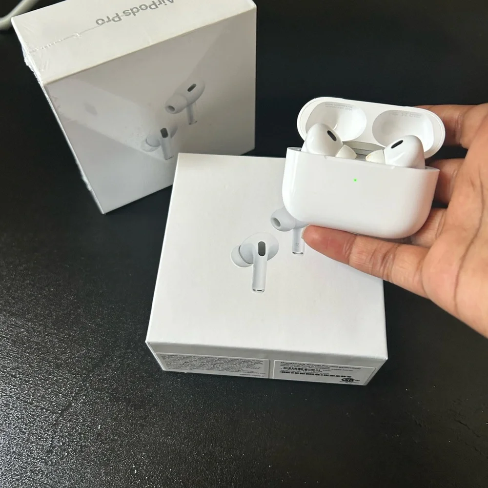 Apple White AirPods Pro Wireless Earbuds