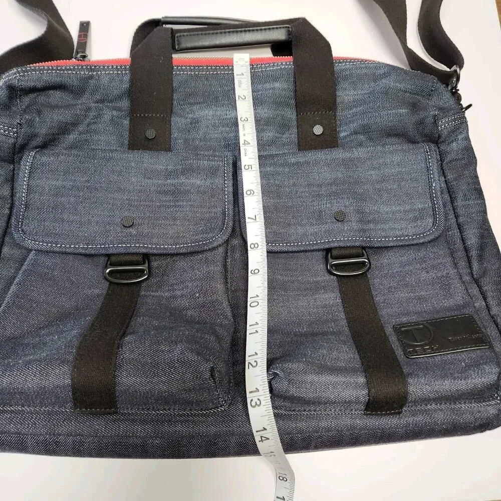 Tumi tech essential